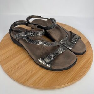 TAOS Women's Silver Embossed Leather‎ Comfort Strap Sandals Size 8